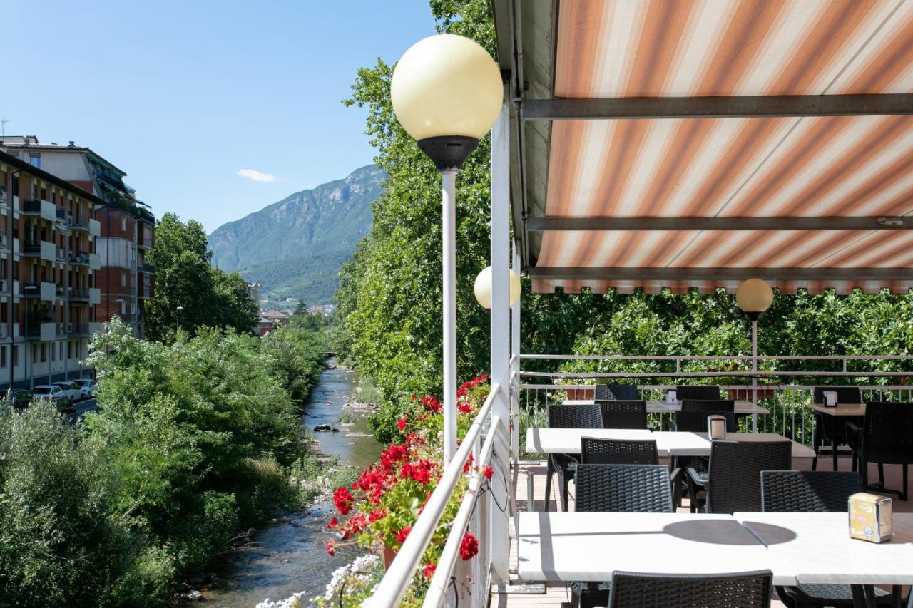 Appartamento Grande Al Ponte. Situato Vicino All'Ospedale, Al Parco E Al Centro Citta Trento Bagian luar foto